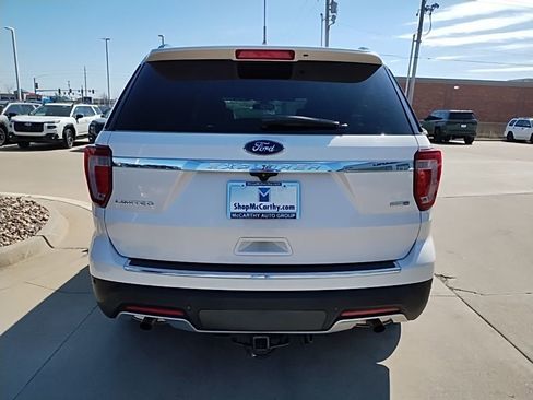 Used 2018 Ford Explorer Limited w/ Ford Safe & Smart Package image 9