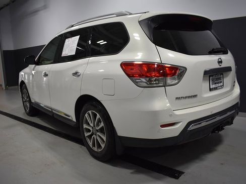 Used 2014 Nissan Pathfinder SL w/ SL Premium Package image 3
