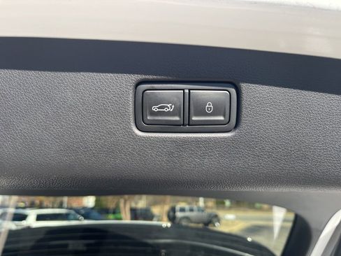 Used 2025 Genesis GV70 2.5T image 13