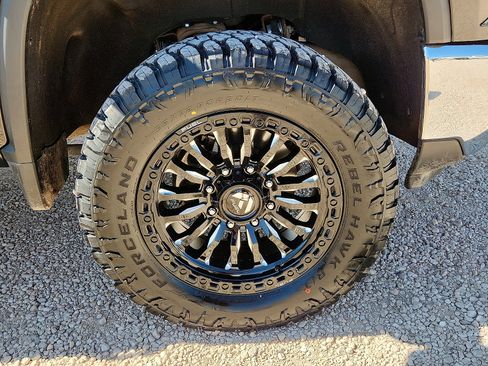 Used 2024 Chevrolet Silverado 3500 LT w/ Convenience Package image 7