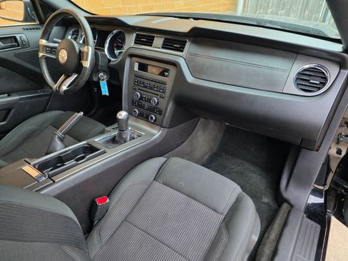 Used 2014 Ford Mustang GT image 17