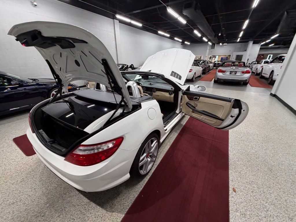 Used 2016 Mercedes-Benz SLK 350 image 44