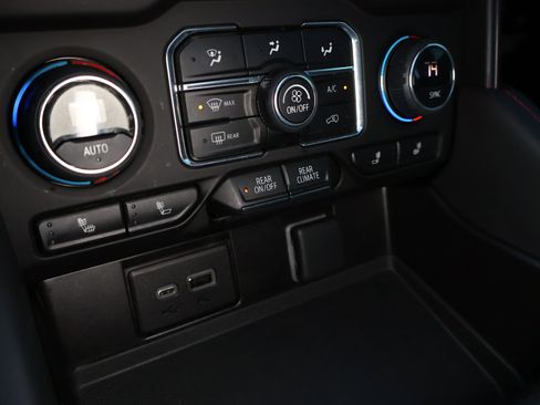 Used 2023 Chevrolet Tahoe RST w/ Luxury Package image 21