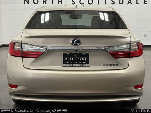 Used 2017 Lexus ES 300h FWD image 5