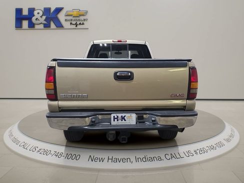 Used 2004 GMC Sierra 2500 SLE w/ Heavy-Duty Power Package AWD/4WD image 5