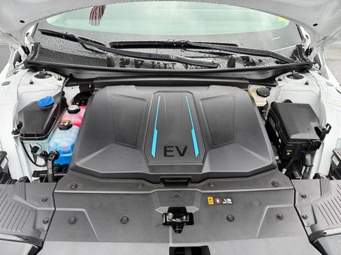 Certified 2024 Hyundai Ioniq 5 SEL image 20