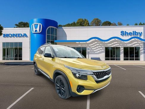 Used 2022 Kia Seltos Nightfall Edition image 2