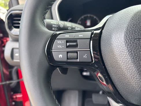 Certified 2025 Honda Pilot Touring image 11