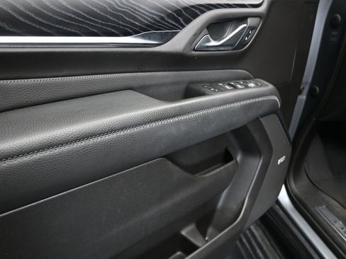 Used 2022 GMC Yukon Denali w/ Denali Premium Package image 11