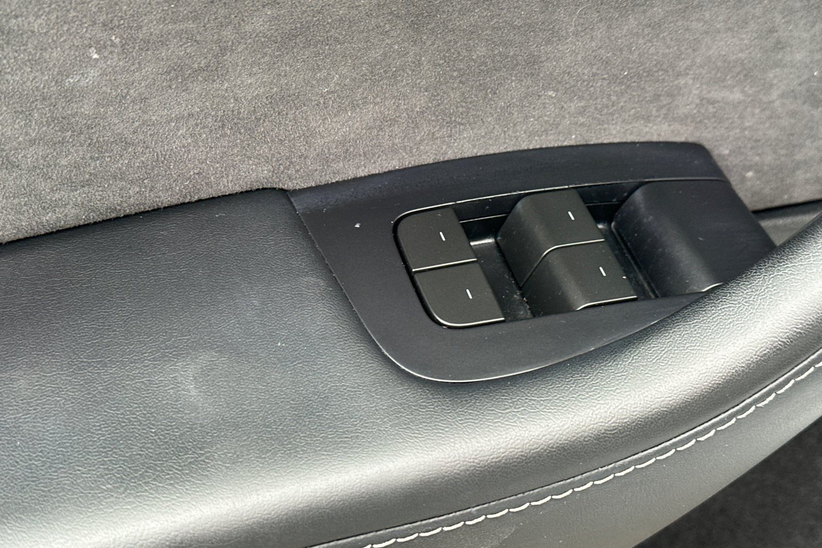 Used 2023 Tesla Model Y Long Range AWD/4WD image 12