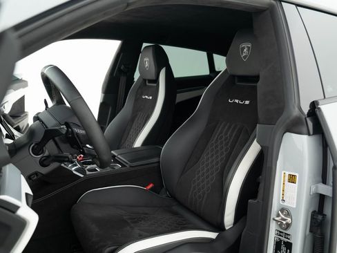 Used 2024 Lamborghini Urus S AWD/4WD image 11