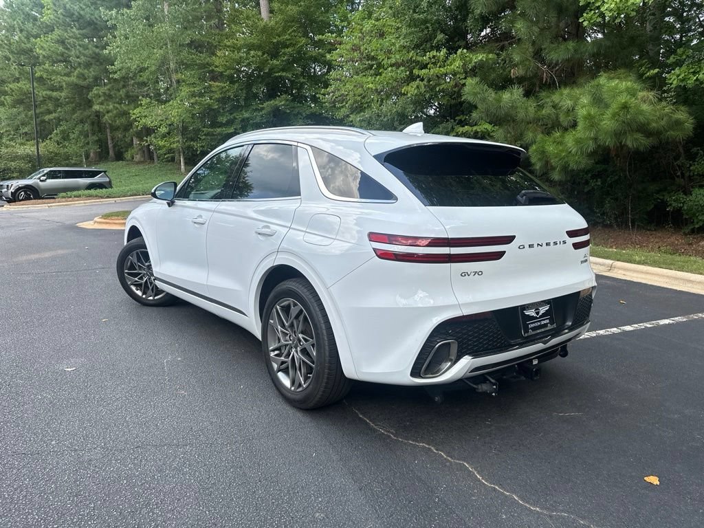 Used 2023 Genesis GV70 2.5T w/ Select Package AWD/4WD image 3