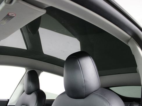 Used 2021 Tesla Model Y Long Range image 9