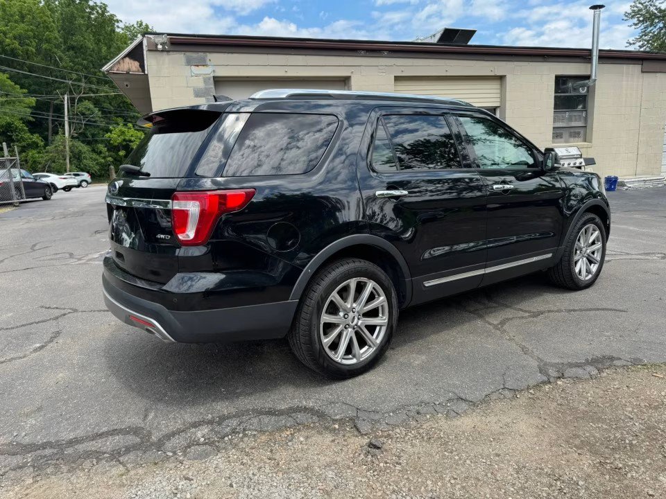 Used 2017 Ford Explorer Limited AWD/4WD image 7