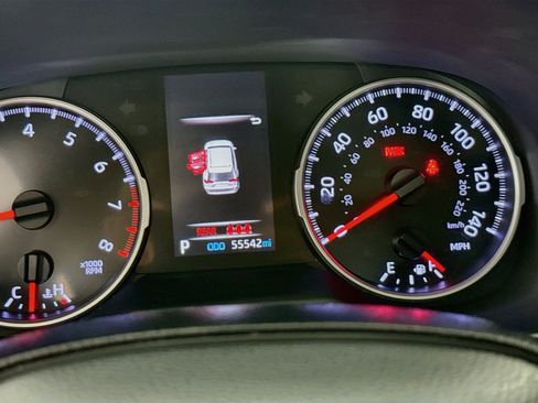 Used 2021 Toyota RAV4 LE FWD image 13