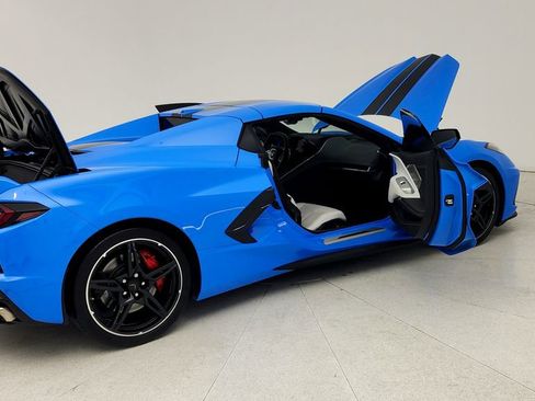 Used 2023 Chevrolet Corvette Stingray Preferred Conv w/ Z51 Performance Package RWD image 13