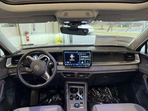 New 2026 Volkswagen Tiguan SE image 21