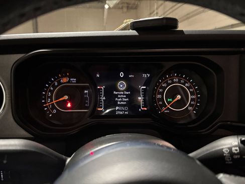 Used 2025 Jeep Wrangler Unlimited Sahara AWD/4WD image 39