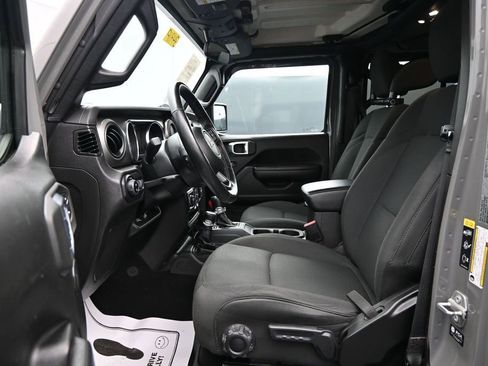 Used 2022 Jeep Gladiator Mojave AWD/4WD image 9