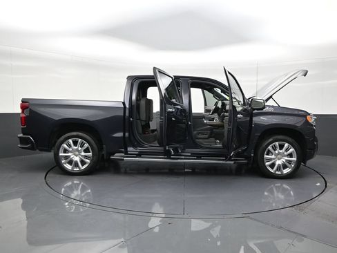 Used 2024 Chevrolet Silverado 1500 High Country w/ High Country Premium Package AWD/4WD image 30