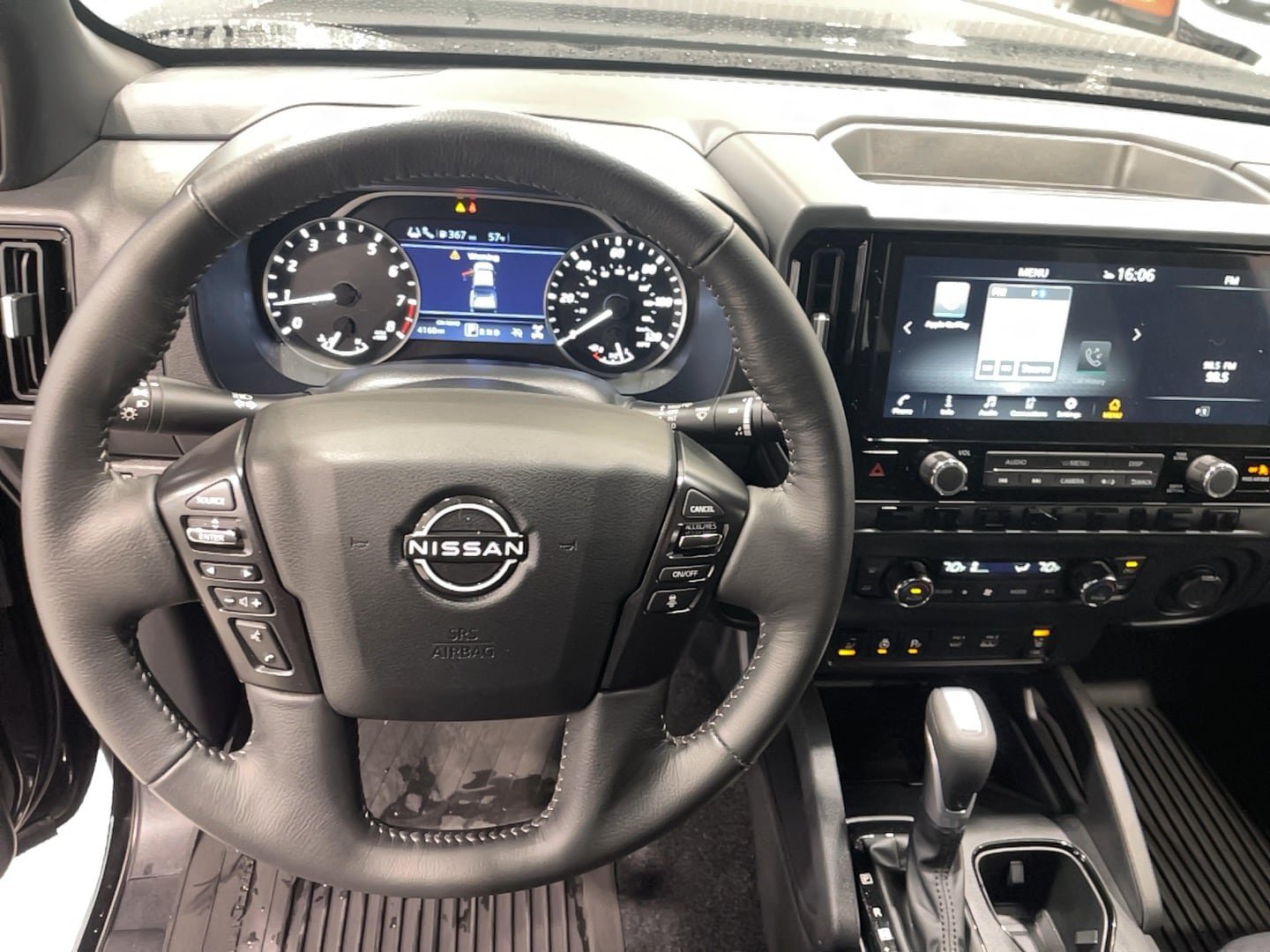 Used 2026 Nissan Frontier SV w/ SV Convenience Package AWD/4WD image 8