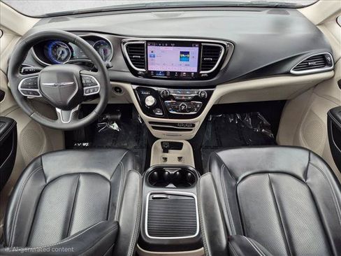 Used 2023 Chrysler Pacifica Touring-L FWD image 24