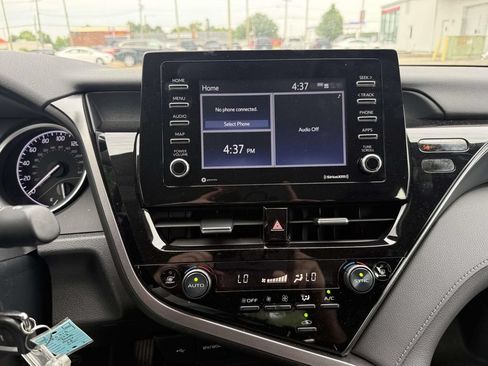 Used 2023 Toyota Camry LE FWD image 14