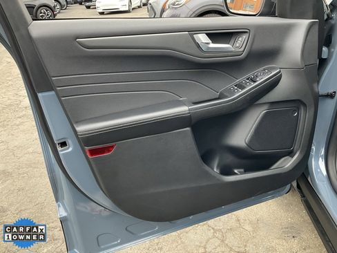 Used 2025 Ford Escape SE image 23