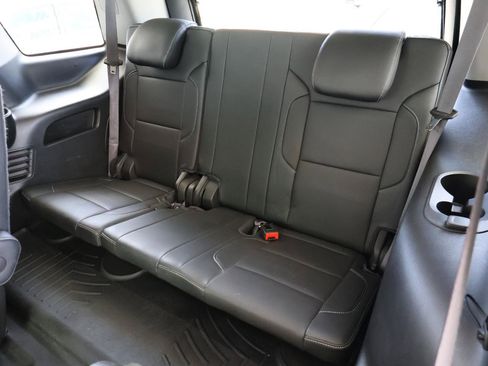 Used 2017 GMC Yukon SLT w/ Premium Edition RWD image 24