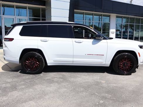 Used 2023 Jeep Grand Cherokee L Summit w/ Advanced Protech Group IV RWD image 9