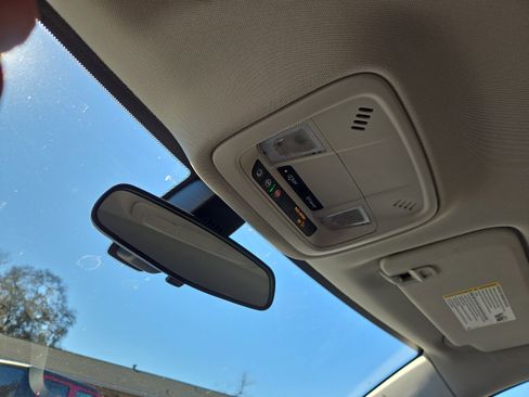 Used 2021 Chevrolet Traverse LS image 14