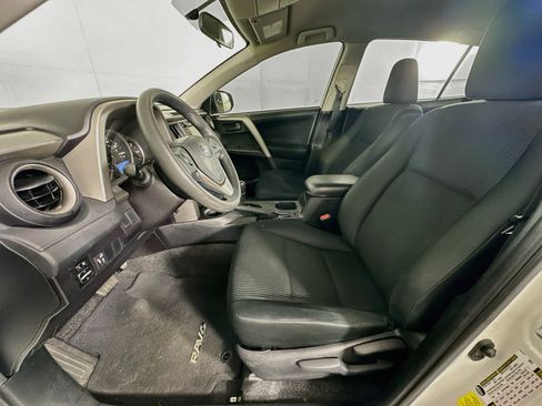 Used 2016 Toyota RAV4 LE FWD image 13