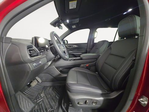 Certified 2025 Chevrolet Traverse LT w/ Midnight/Sport Edition AWD/4WD image 9