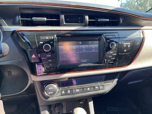 Used 2014 Toyota Corolla LE FWD image 10