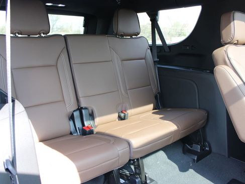 New 2026 Chevrolet Suburban High Country image 36