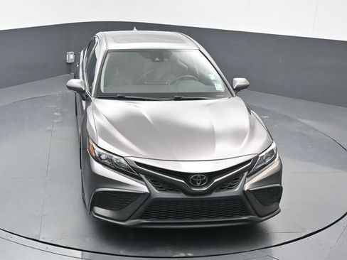 Used 2022 Toyota Camry SE image 10