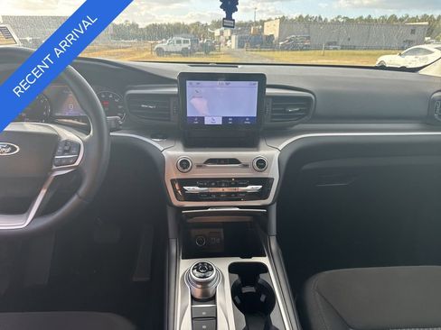Used 2023 Ford Explorer XLT image 10
