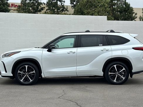 Used 2022 Toyota Highlander XSE image 9
