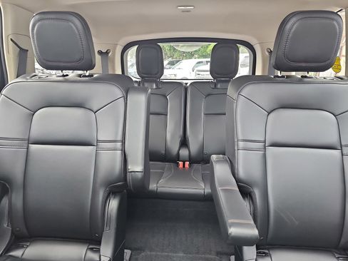 Used 2023 Lincoln Aviator AWD w/ Premium Package image 36