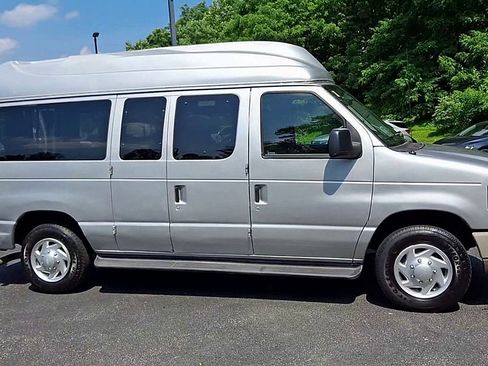 Used 2011 Ford E-350 and Econoline 350 XL w/ PWR Windows & Locks Group image 9