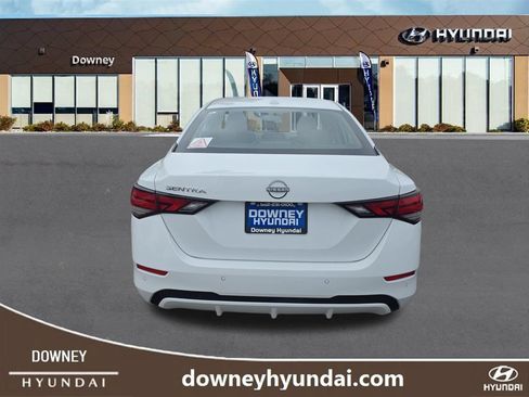 Used 2025 Nissan Sentra SV FWD image 4