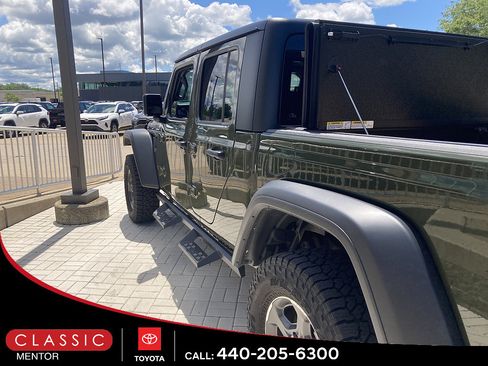 Used 2023 Jeep Gladiator Rubicon w/ LED Lighting Group AWD/4WD image 2