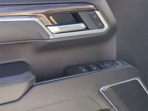 Used 2025 Chevrolet Silverado 1500 LT image 23