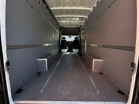 Used 2022 Mercedes-Benz Sprinter 2500 image 29