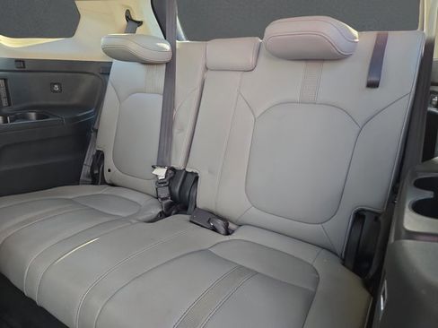 Used 2023 Honda Pilot EX-L image 12