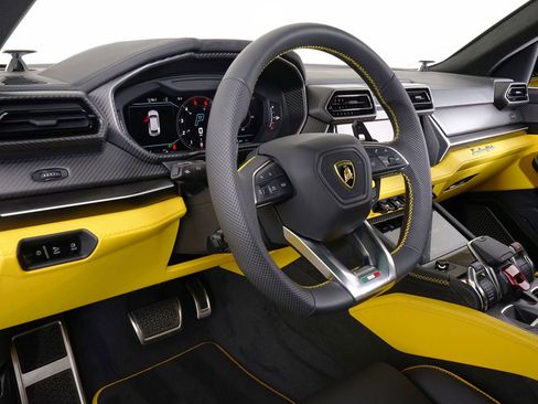 New 2025 Lamborghini Urus SE image 5