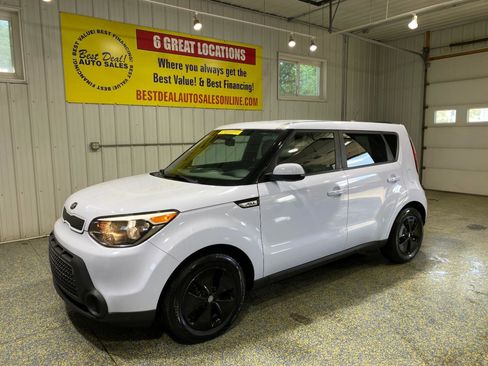 Used 2016 Kia Soul w/ Convenience Package FWD image 1