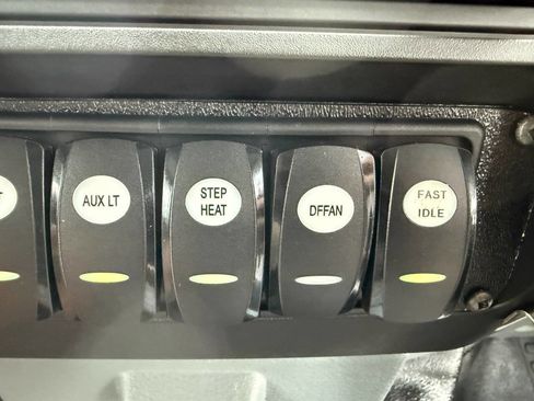 Used 2014 Ford F550 4X2 2dr Regular Cab 140.8 200. image 47