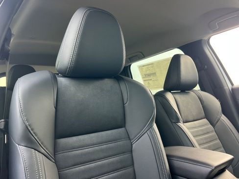 New 2025 Mitsubishi Outlander SE image 18