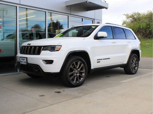 Used 2016 Jeep Grand Cherokee Limited 75th Anniversary AWD/4WD image 3